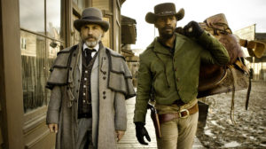 7. Django Livre (Django Unchained, 2012) Com a ajuda de um caçador de recompensas (Christopher Waltz), um ex-escravo (Jamie Foxx) parte com a intenção de resgatar a sua esposa das mãos de um cruel fazendeiro.